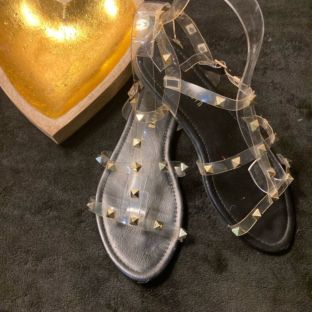 Fashion Nova women’s clear sandal with gold studs, size 7, No Damages, EUC
